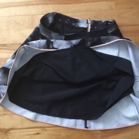 Black and Grey Floral Skirt - Picture 4 of 5